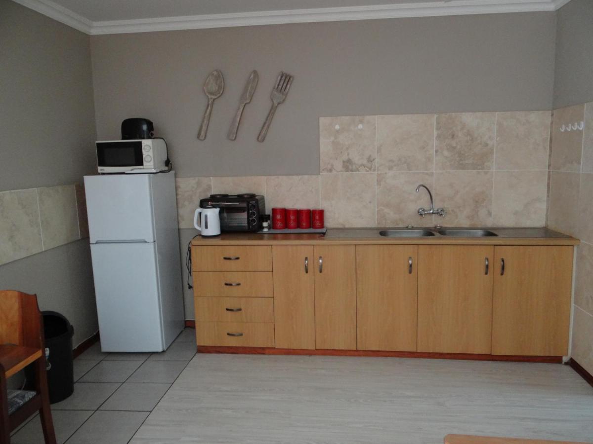 La Paix Guesthouse Beaufort West Exterior photo