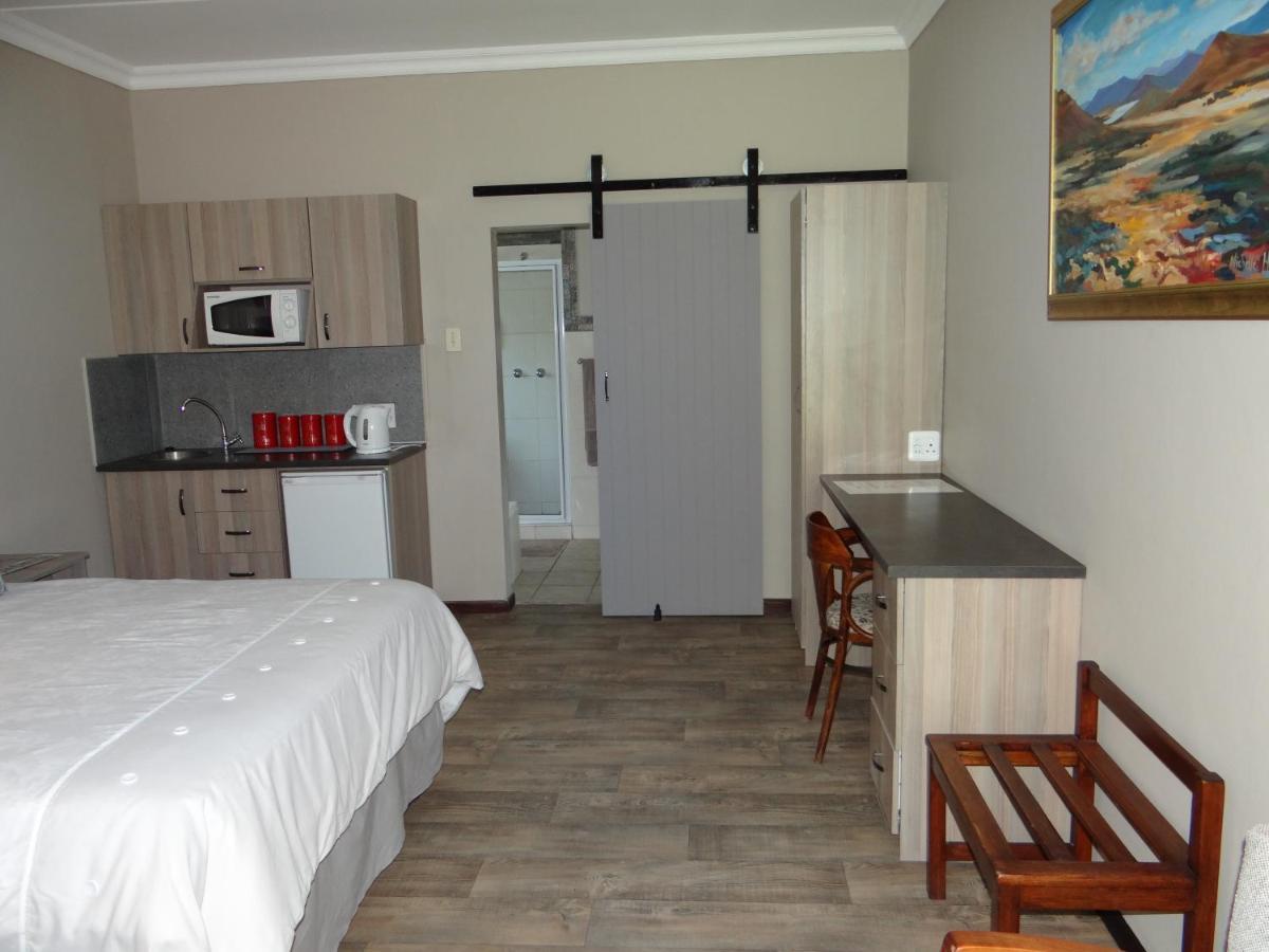 La Paix Guesthouse Beaufort West Exterior photo