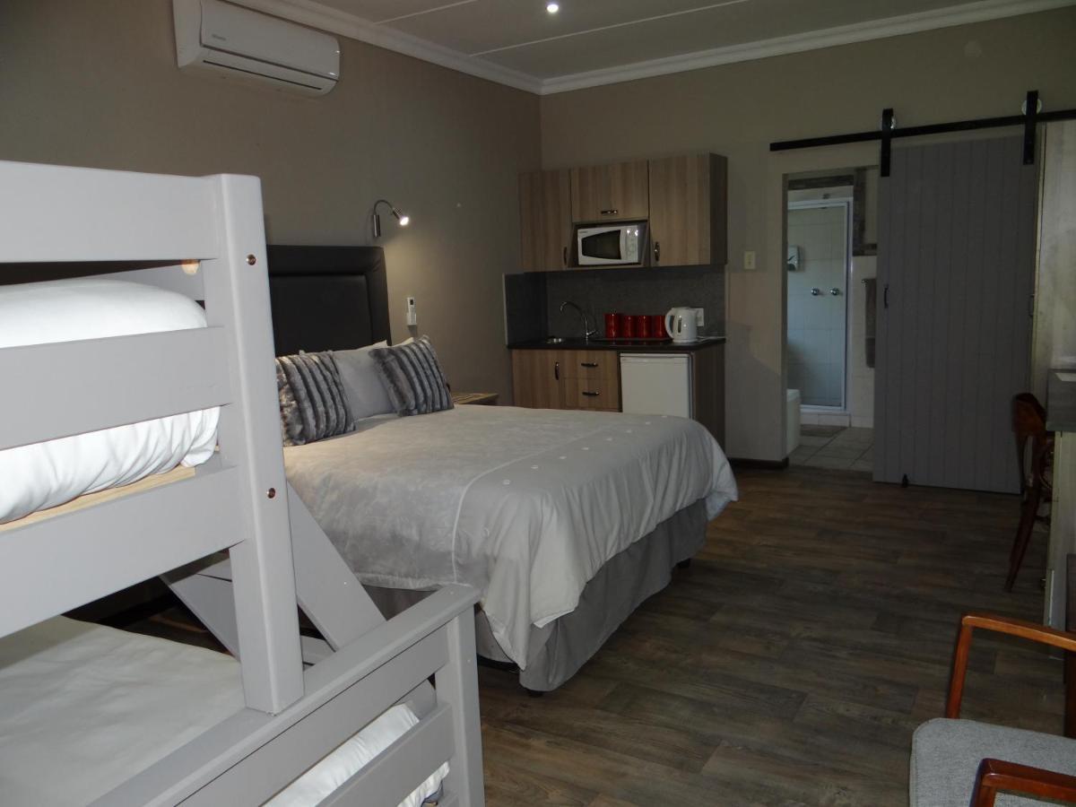 La Paix Guesthouse Beaufort West Exterior photo