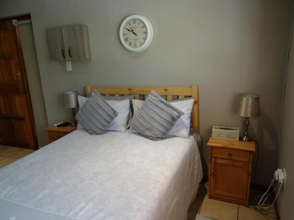 La Paix Guesthouse Beaufort West Exterior photo