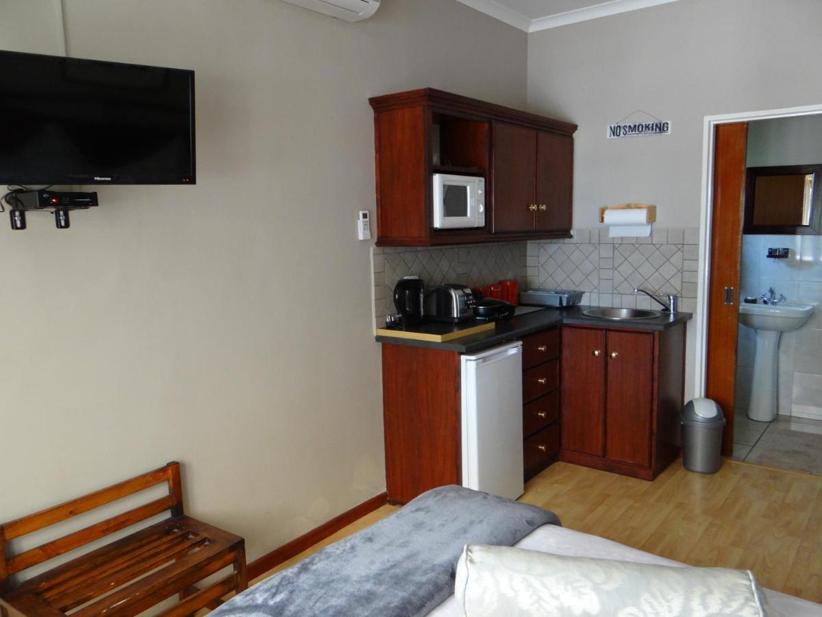 La Paix Guesthouse Beaufort West Exterior photo